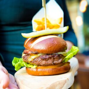 DI3981 - Vegan Pretzel Burger Bun